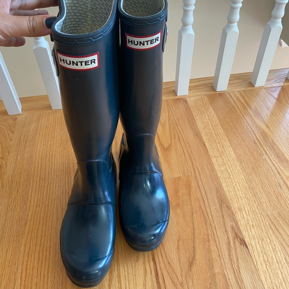 Hunter boots, size 7 women. Dark teal color.